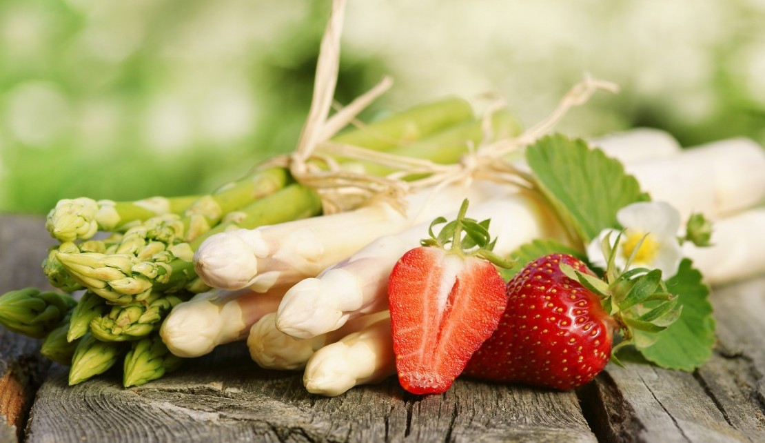 Spargel_Erdbeeren_Spargelzeit_Restaurant_Hotel_Lamm_Web