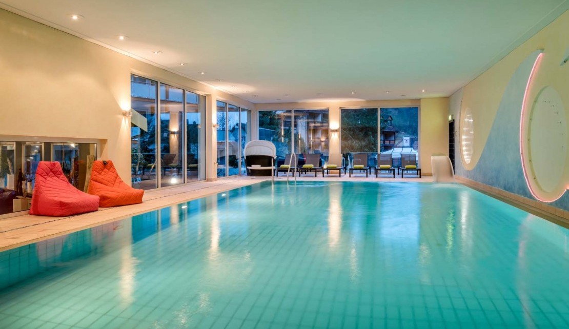 Wellness Pool Innenpool 1