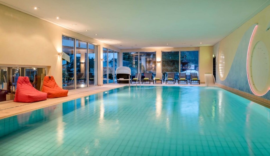 Wellness Pool Innenpool 1