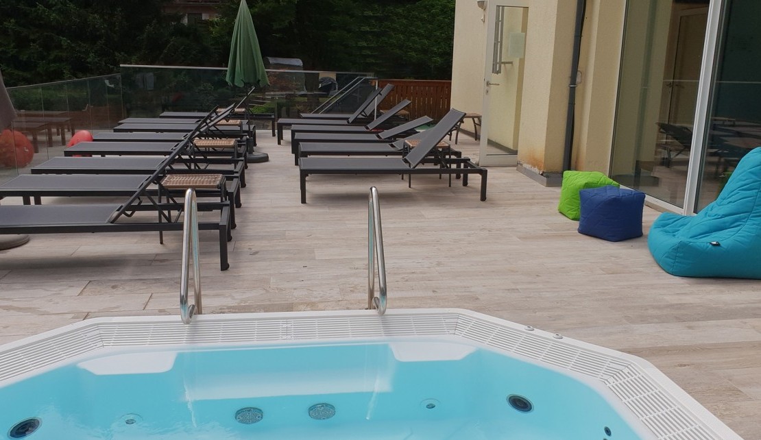 Whirlpool Wellness Garten Chillout 4