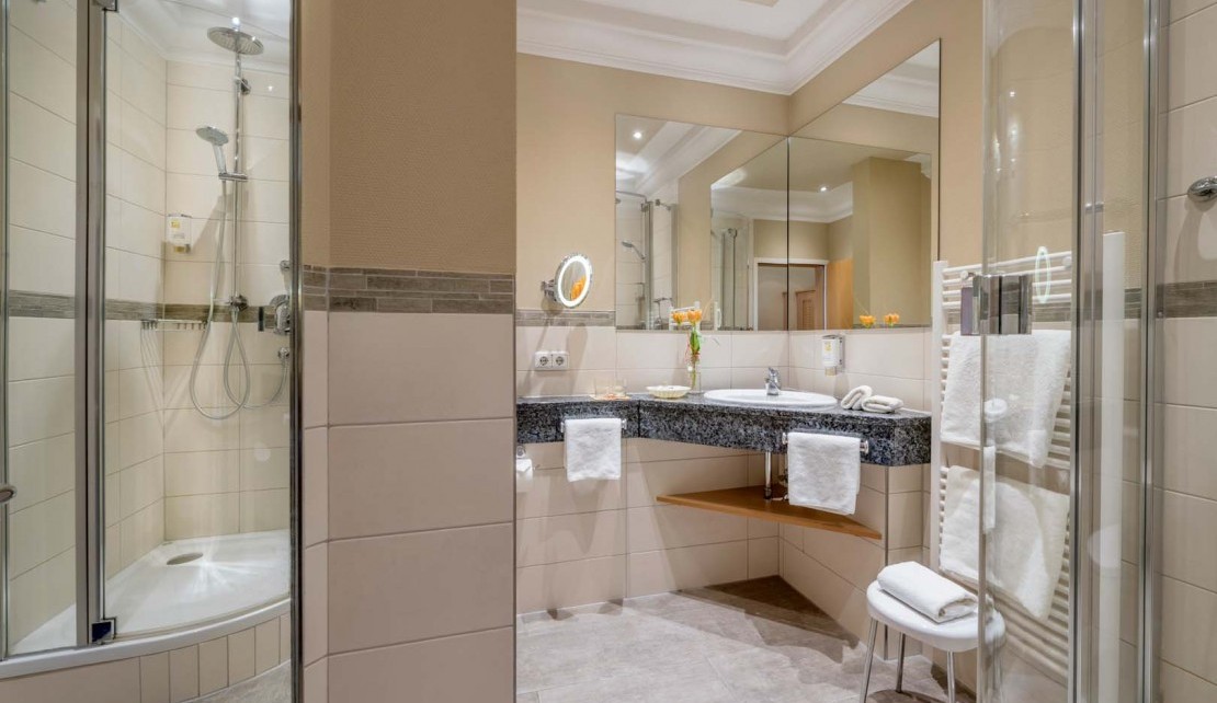 Zimmer Komfortzimmer Badezimmer