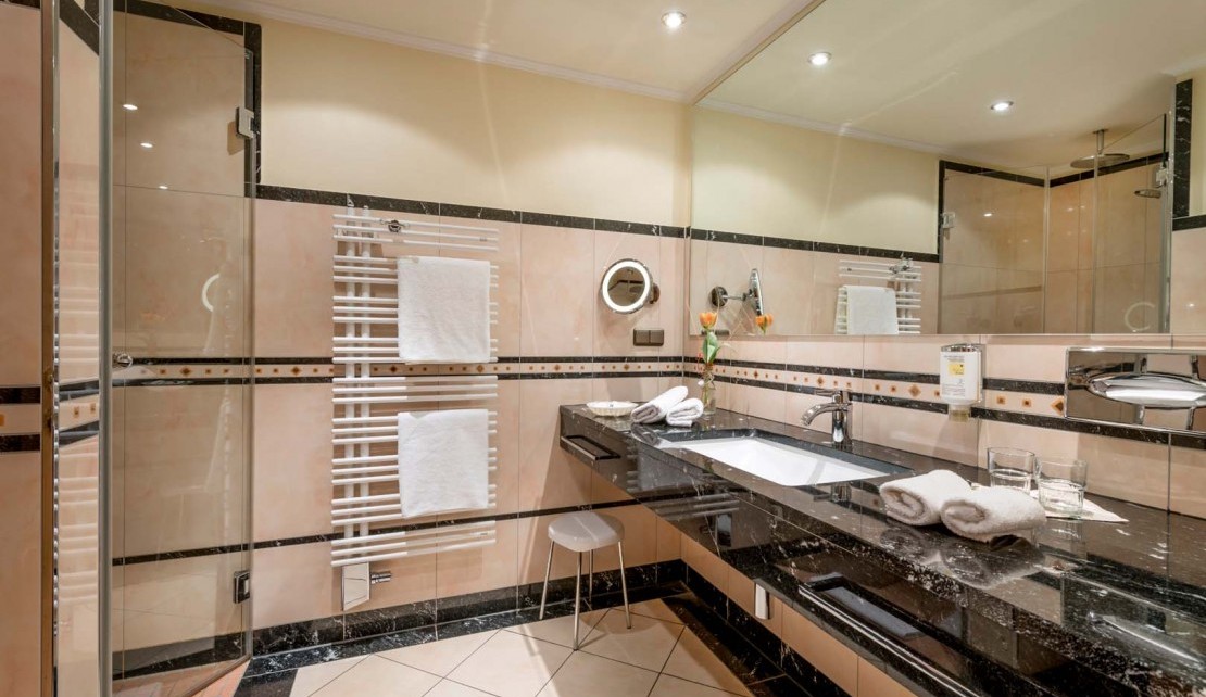 Zimmer Deluxe Badezimmer Deluxezimmer Palais