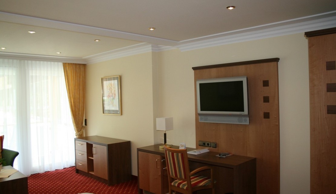 Palais Zimmer Schreibtisch 1